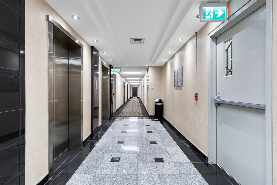 More Photos Of 5843-5847 Ch De La Côte-Des-Neiges, Montréal Medical For Lease