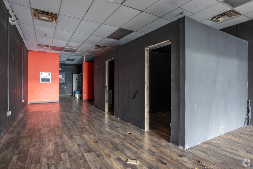 More Photos Of 1607 S Lumpkin Rd, Columbus Storefront For Lease