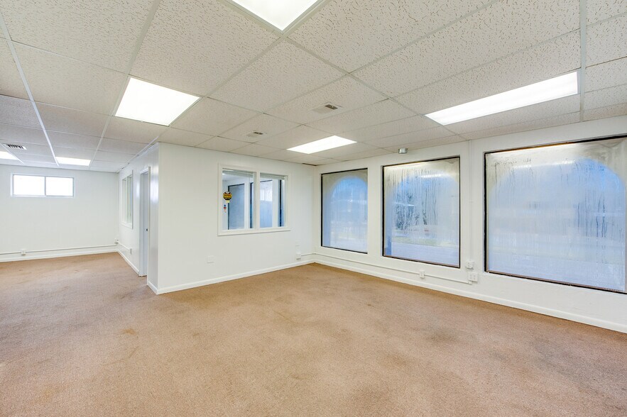 More Photos Of 1617 Ridgewood Ave, Holly Hill Unknown For Lease