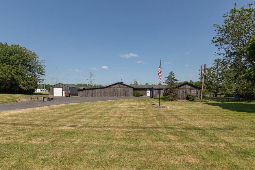 More Photos Of 8662 Brewerton Rd, Cicero Industrial For Sale