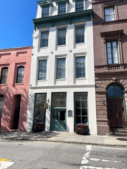 More Photos Of 111 E Bay St, Charleston Storefront Retail Office For Lease
