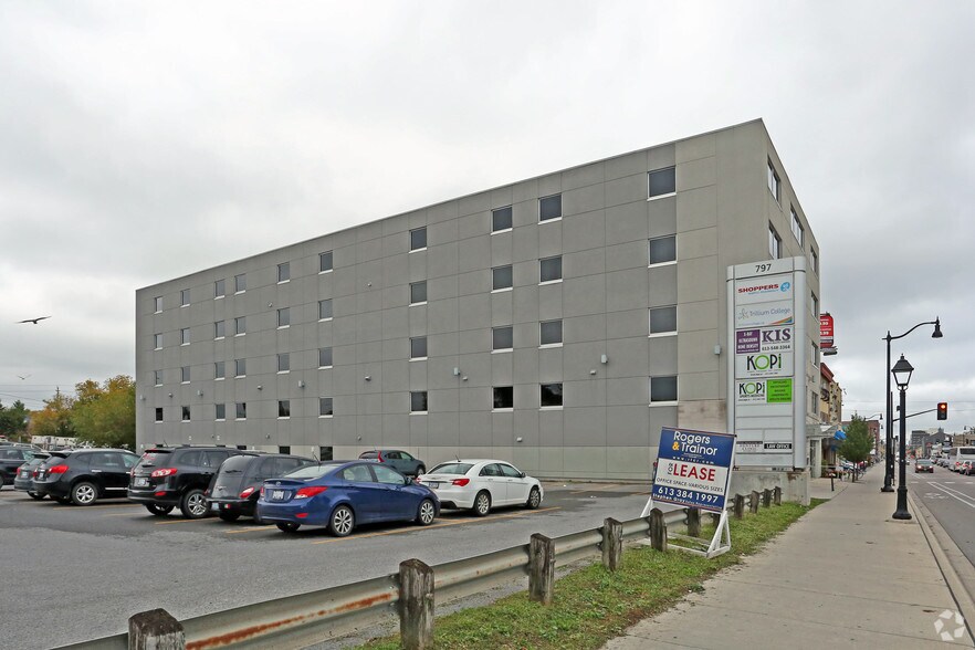 More Photos Of 797 Princess St, Kingston Medical For Lease