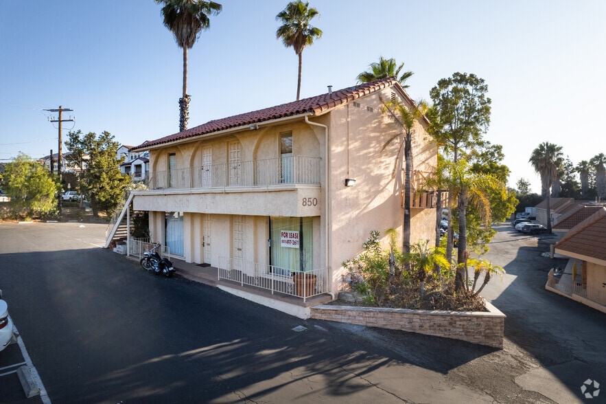 More Photos Of 756-868 E Thousand Oaks Blvd, Thousand Oaks Unknown For Lease