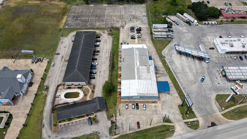 Primary Photo Of 25000 US 59 Rd, El Campo Flex For Sale