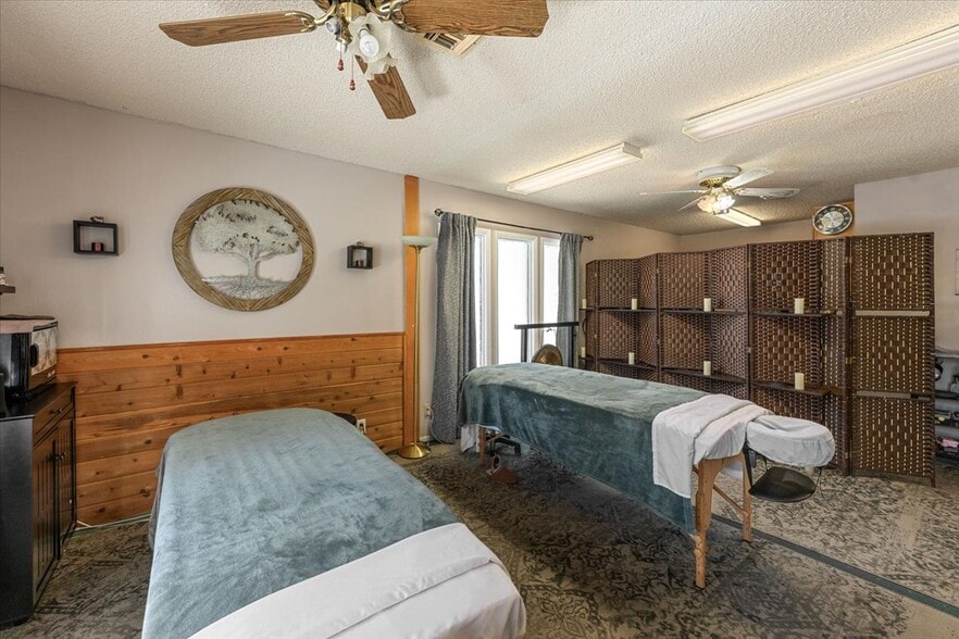 More Photos Of 40585 Big Bear Blvd, Big Bear Lake Office For Sale