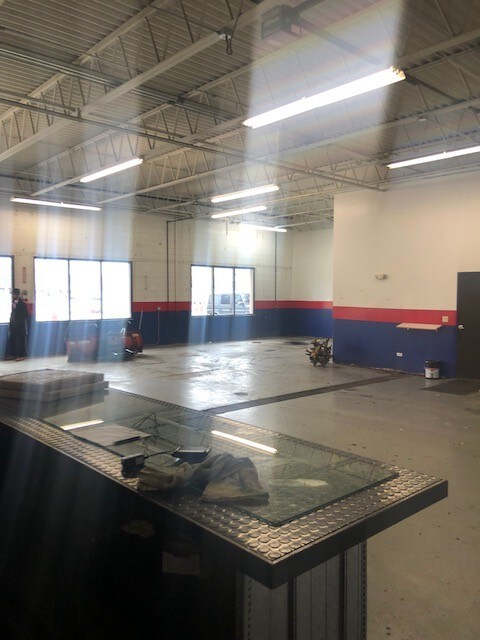 More Photos Of 1705 W Jefferson St, Joliet Auto Dealership For Sale