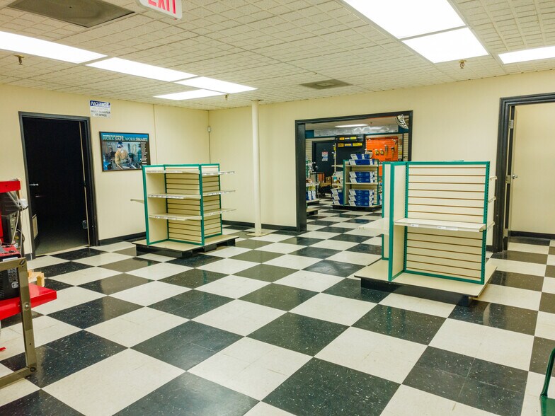 More Photos Of 3424 Miller Dr, Atlanta Warehouse For Sale