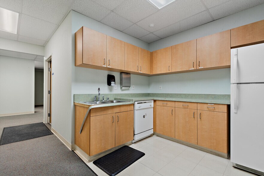 More Photos Of 1801 Hanover Dr, Davis Office Residential For Lease