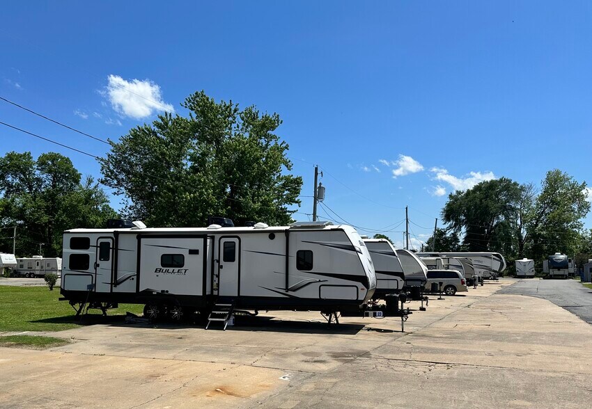 More Photos Of 7918 US-70, North Little Rock Trailer Camper Park For Sale