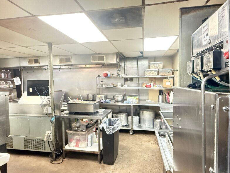 More Photos Of 2216 Gulf Fwy, La Marque Restaurant For Sale