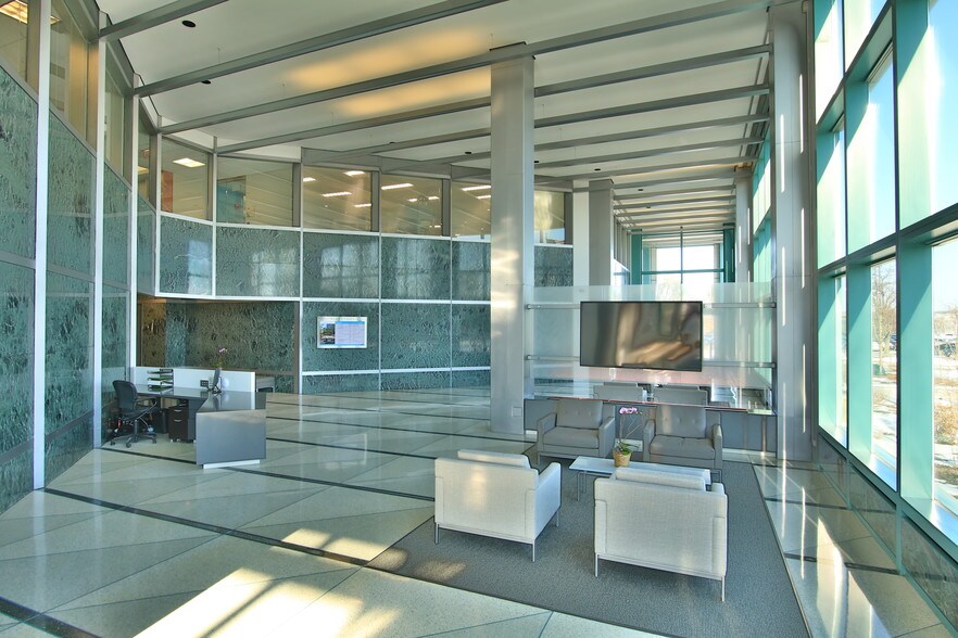 More Photos Of 55 Shuman Blvd, Naperville Office For Lease