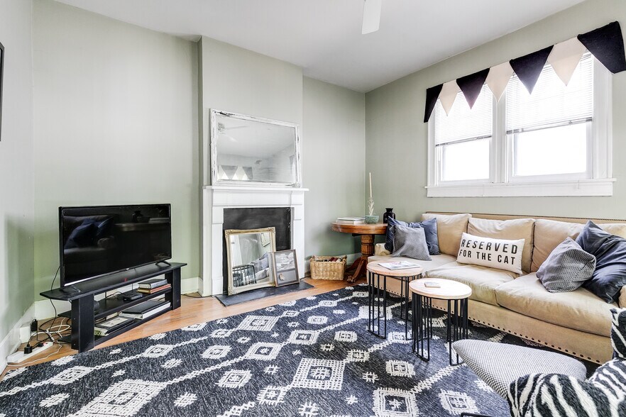 More Photos Of 10 S Auburn Ave, Richmond Office For Sale