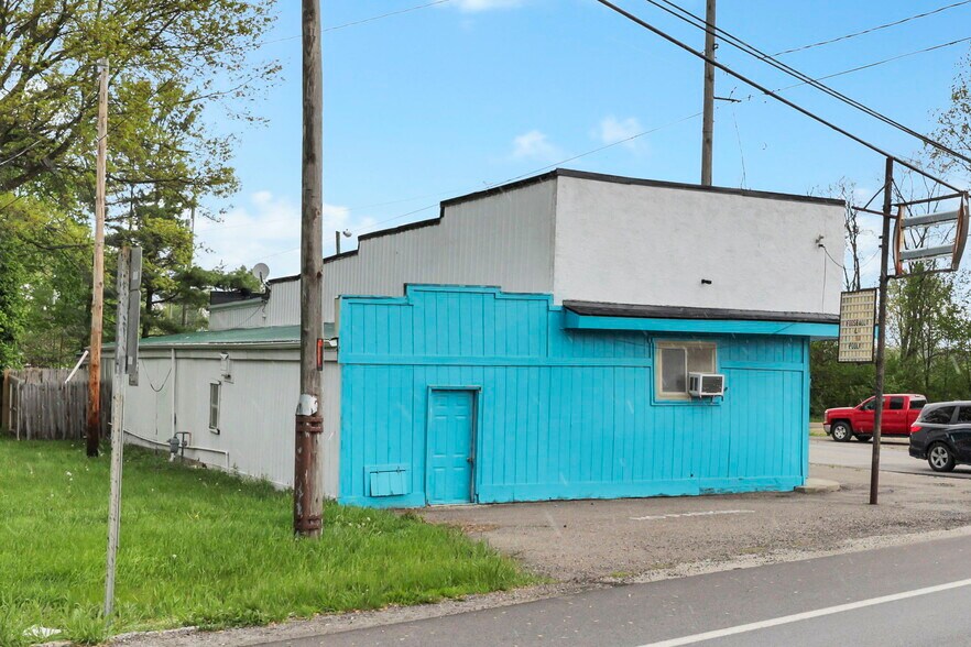 More Photos Of 11472 Broad St SW, Pataskala Bar For Lease