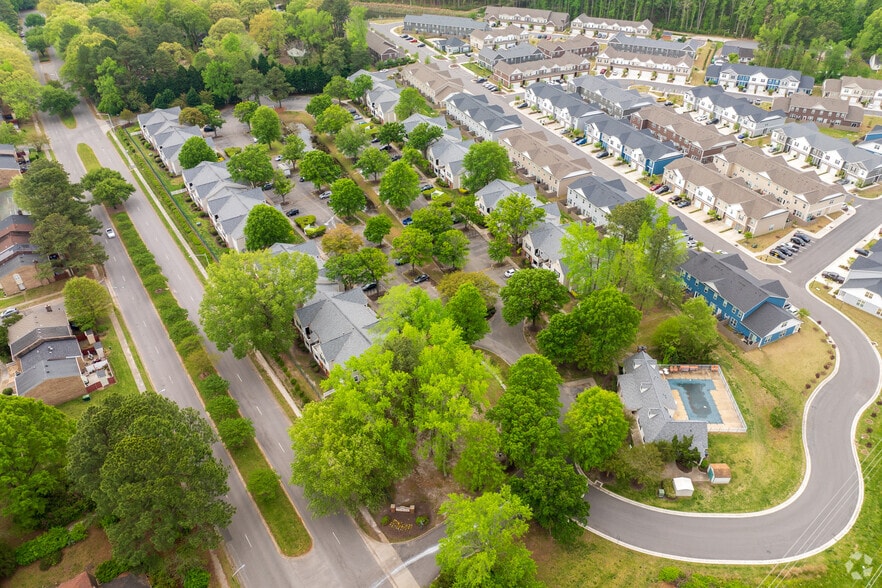 More Photos Of 1201 Edenham Ct, Virginia Beach Apartments For Sale
