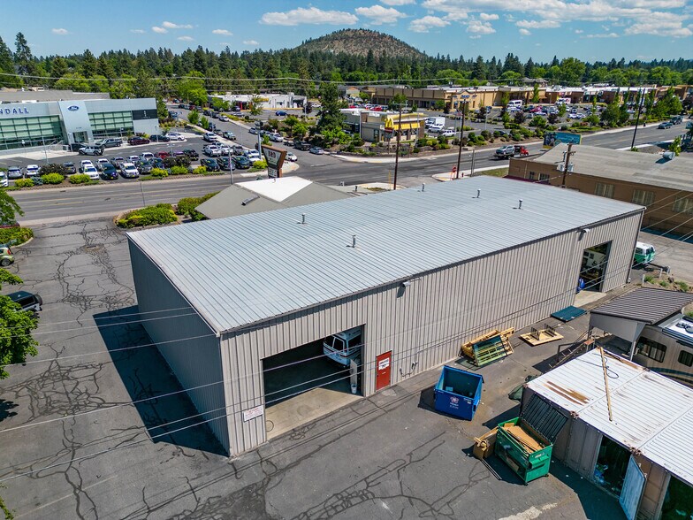 More Photos Of 2115 NE 3rd St, Bend Auto Repair For Sale