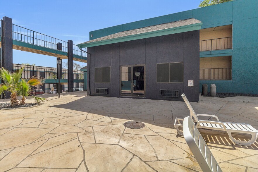 More Photos Of 5050 Fredericksburg Rd, San Antonio Apartments For Sale