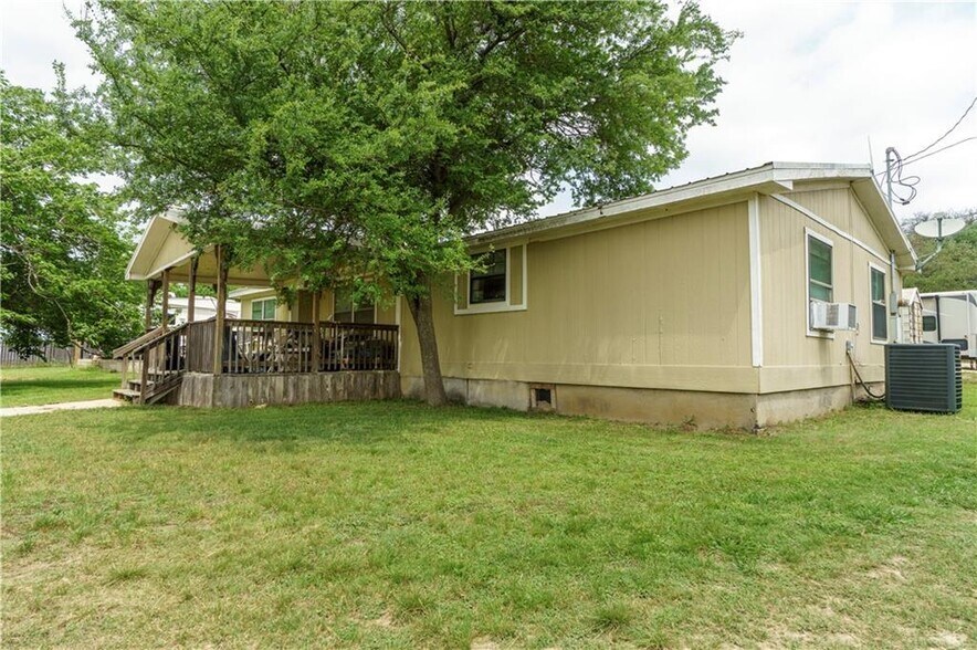 More Photos Of 140 Little Pool, Buda Specialty For Sale