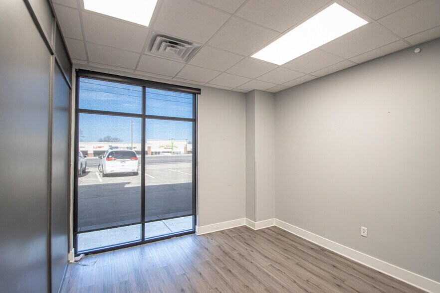 More Photos Of 5206 Highway 5 N, Bryant Office For Sale