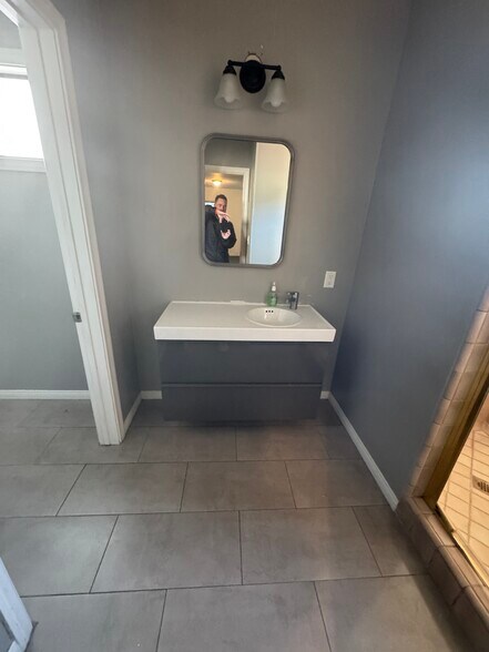 More Photos Of 434 N Larchmont Blvd, Los Angeles Office For Lease