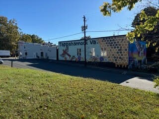 More Photos Of 303 Queen St, Tappahannock General Retail For Lease