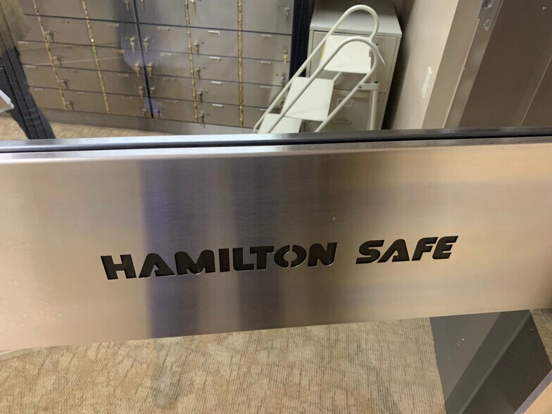 More Photos Of 5721 S Lindbergh Blvd, Saint Louis Bank For Lease