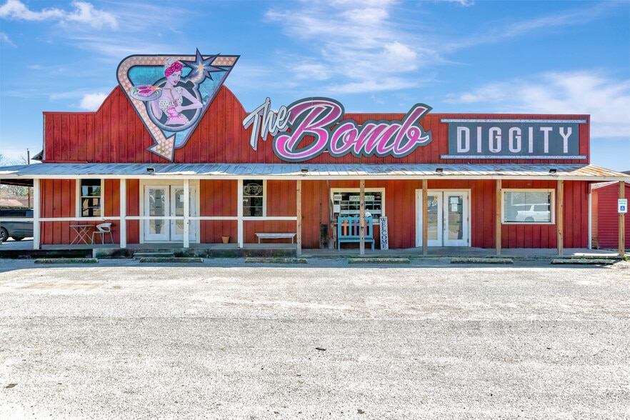 Primary Photo Of 321 Kolle Road, Inez General Retail For Sale