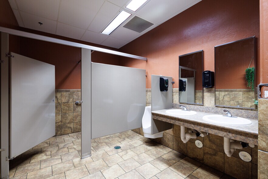 More Photos Of 7196 S Highway 92, Hereford Restaurant For Sale