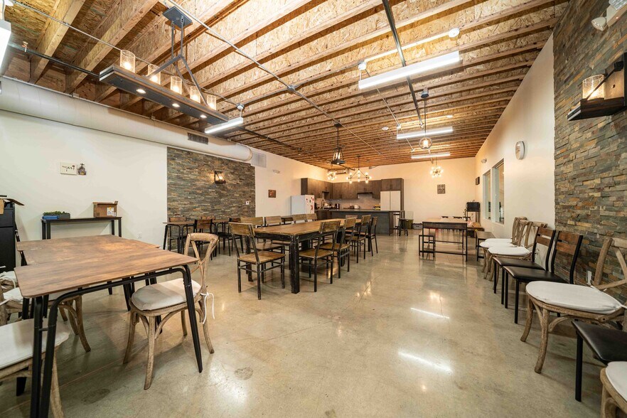 More Photos Of 2001 Saturn St, Monterey Park Light Distribution For Sale