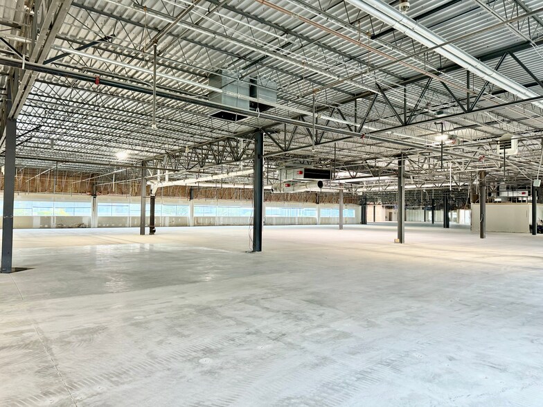 More Photos Of 7337 W Washington St, Indianapolis Light Distribution For Lease
