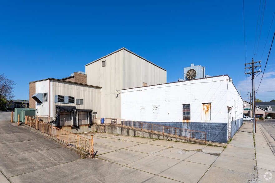 More Photos Of 3607 Dixie Hwy, Elsmere Manufacturing For Lease