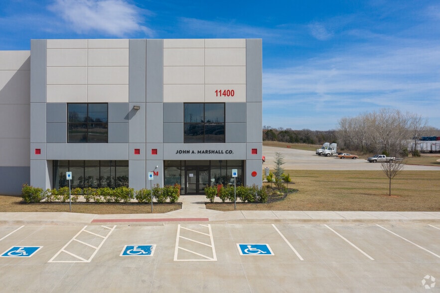 More Photos Of 11400 N I-35 Service Rd, Oklahoma City Warehouse For Lease