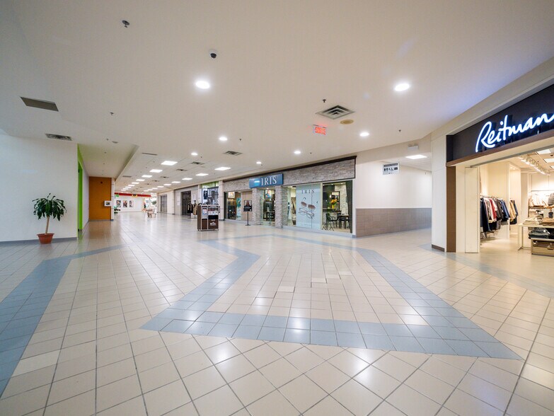 More Photos Of 597 Av Du Phare E, Matane Storefront For Lease