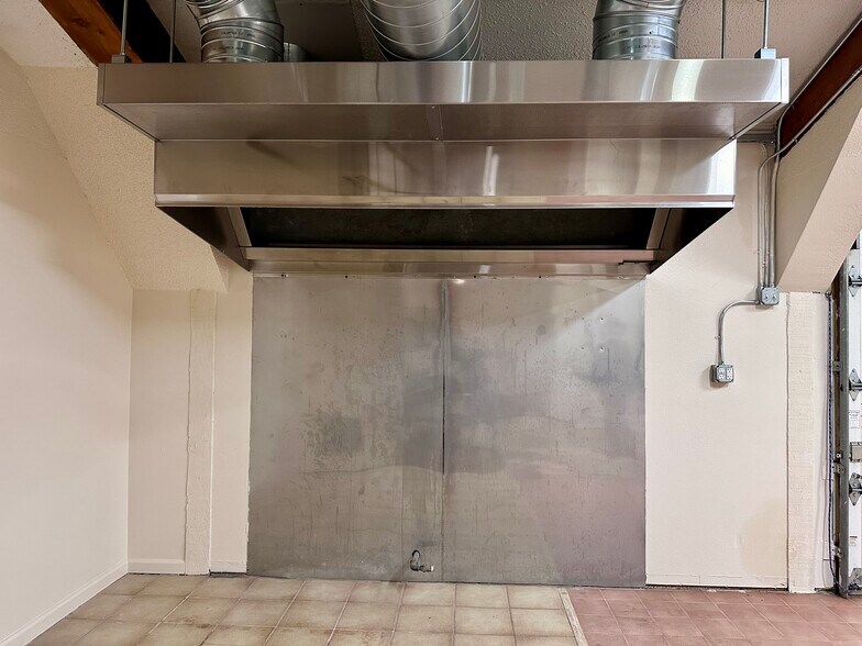 More Photos Of 720 NE Granger Ave, Corvallis Manufacturing For Lease