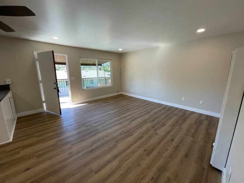 More Photos Of 836 Sinkler Way, Vista Apartments For Sale