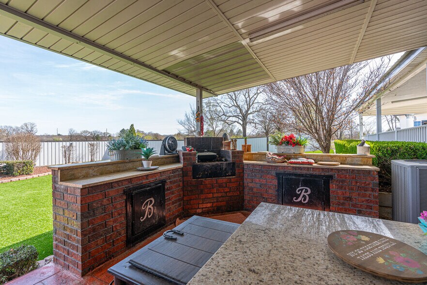 More Photos Of 464779 E 1070 Rd, Sallisaw Flex For Sale