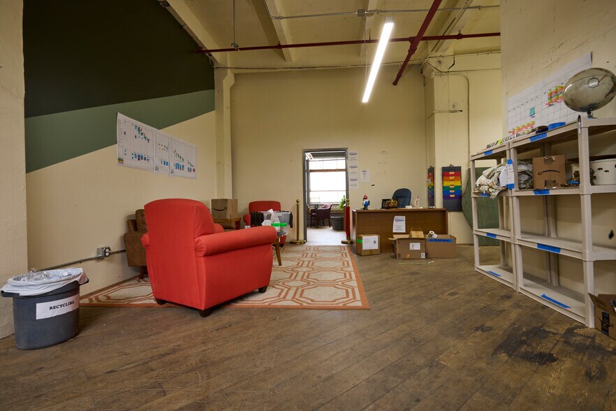 More Photos Of 51 Hayes Pl, Buffalo Industrial For Lease