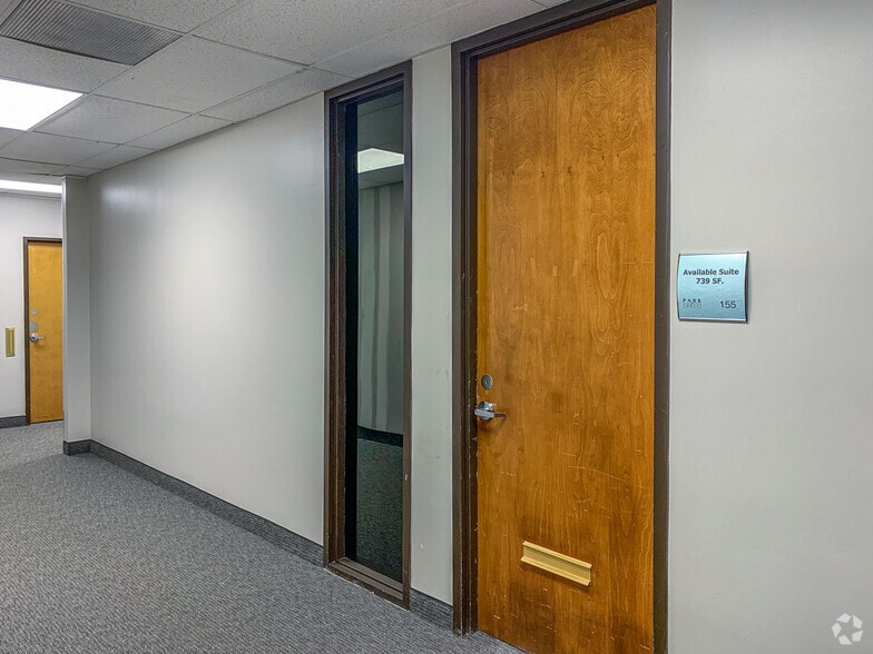 More Photos Of 3530 Forest Ln, Dallas Office For Lease