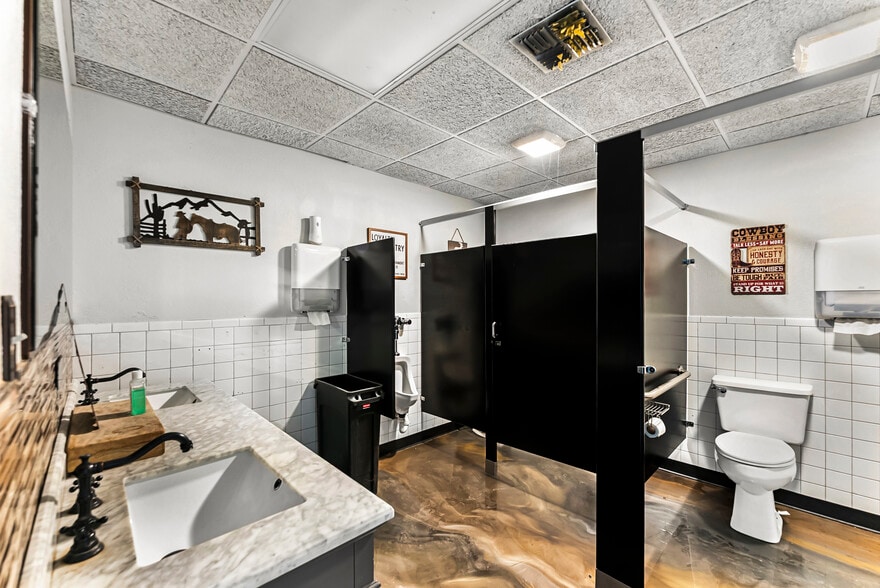 More Photos Of 93 S Hall St, LaBelle Restaurant For Sale