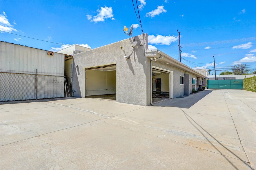 More Photos Of 7448 Deering Ave, Canoga Park Industrial For Sale