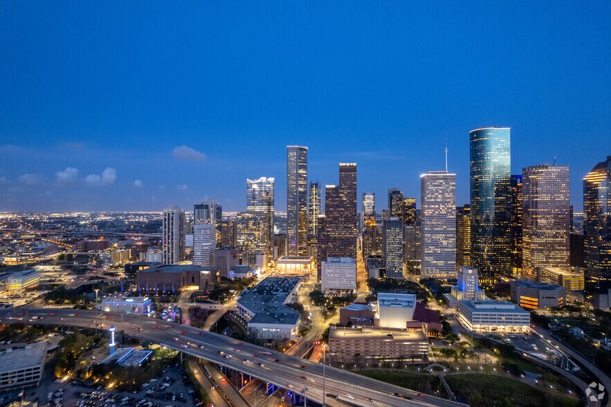 More Photos Of 845 Texas Ave, Houston Office For Lease