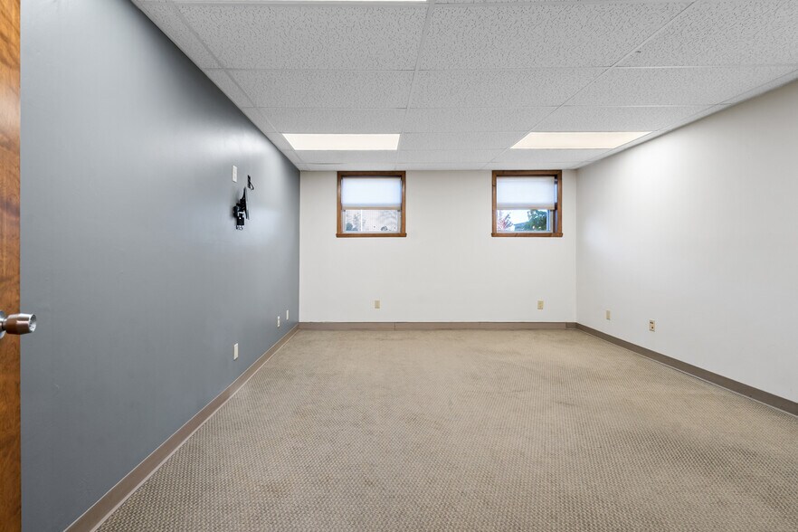 More Photos Of 828 Cherry St, Green Bay Office Residential For Sale