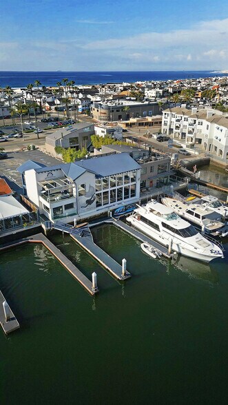 More Photos Of 2406 Newport Blvd, Newport Beach General Retail For Lease