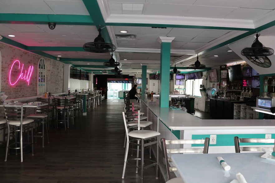 More Photos Of 32 Broad St, Keyport Bar For Sale