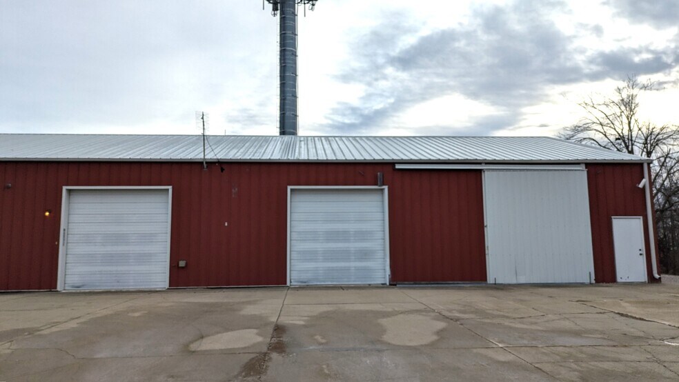 More Photos Of 2503 General Electric Rd, Bloomington Flex For Sale