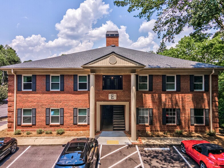 More Photos Of 425 E Crossville Rd, Roswell Office For Sale