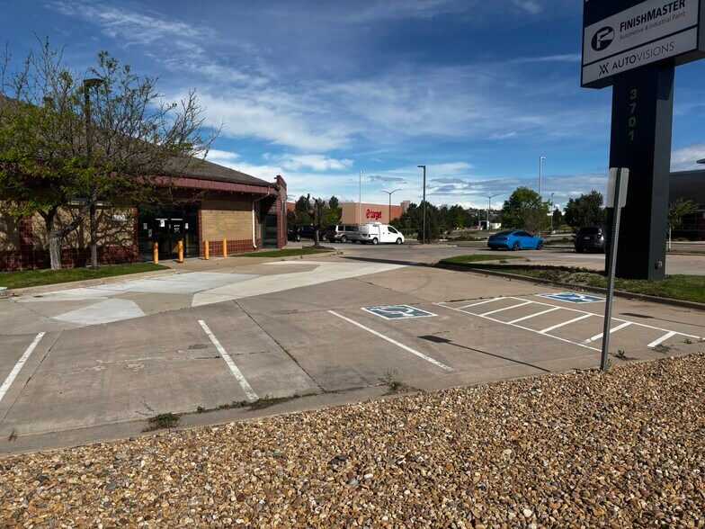 More Photos Of 3701 S Santa Fe Dr, Sheridan Showroom For Lease