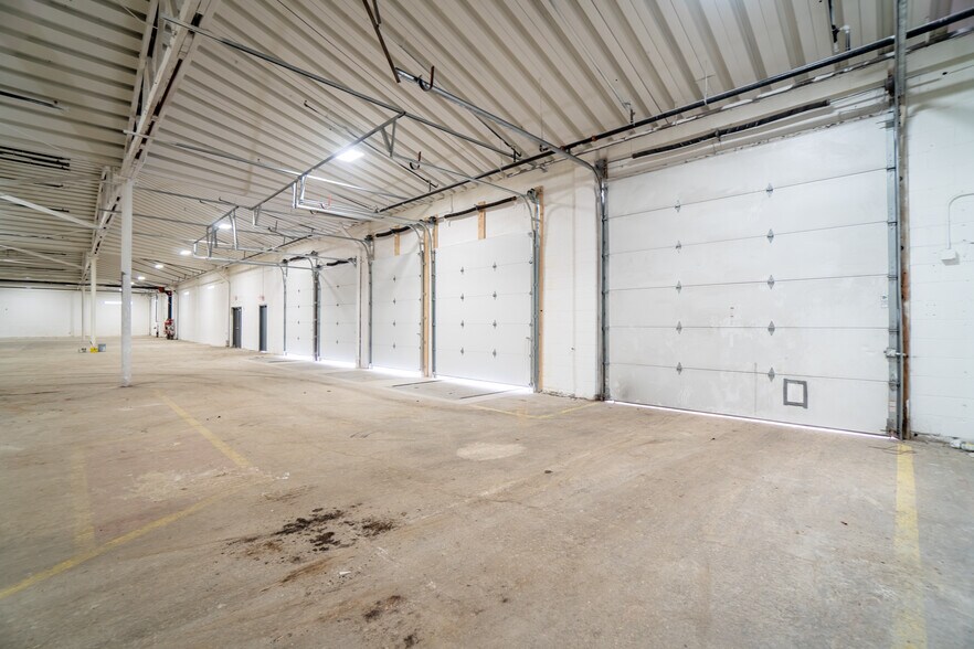 More Photos Of 5400 N Teutonia Ave, Milwaukee Warehouse For Sale
