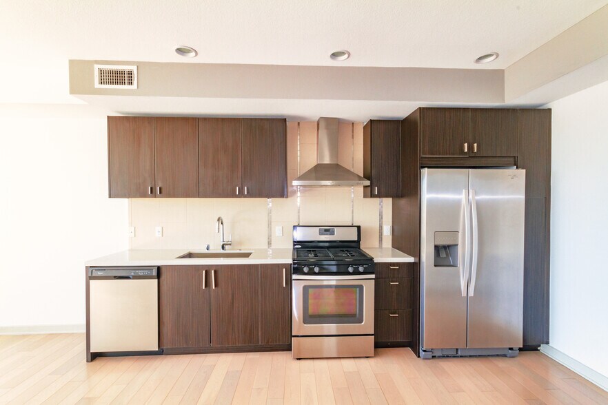 More Photos Of 11900 Courtleigh Dr, Los Angeles Apartments For Sale