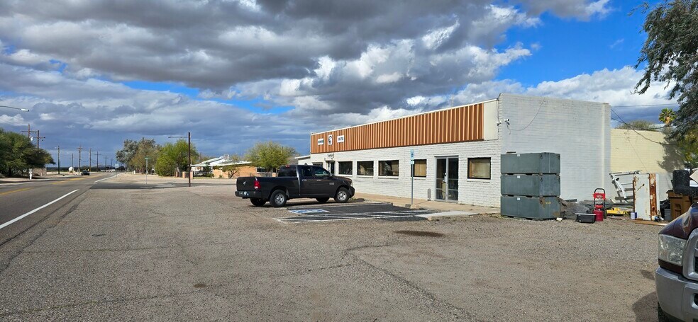 Primary Photo Of 12702 N Sanders Rd, Marana General Retail For Lease