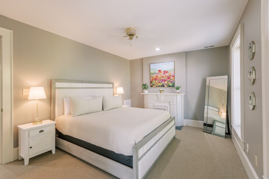 More Photos Of 300 Madison Pl, Lexington Apartments For Sale